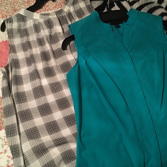 CLOSET CLOSING DEAL‼️ 6 TOPS + 2 Bonus! - Picture 8 of 9